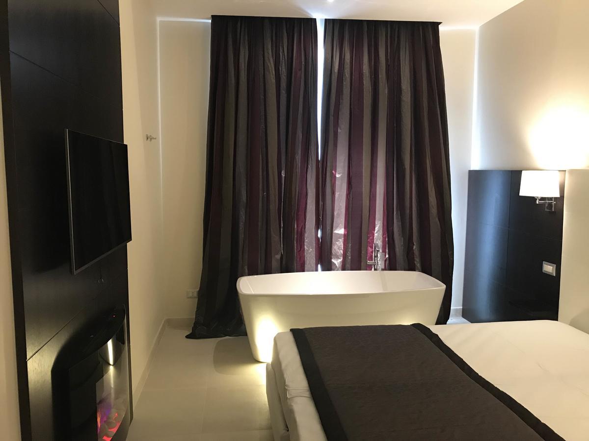 Double or Twin Room,528290955:JPEG